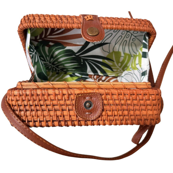NEW Rattan Woven Crossbody Shoulder Bag Rectangle Snap Close Expressions NYC - Picture 9 of 11